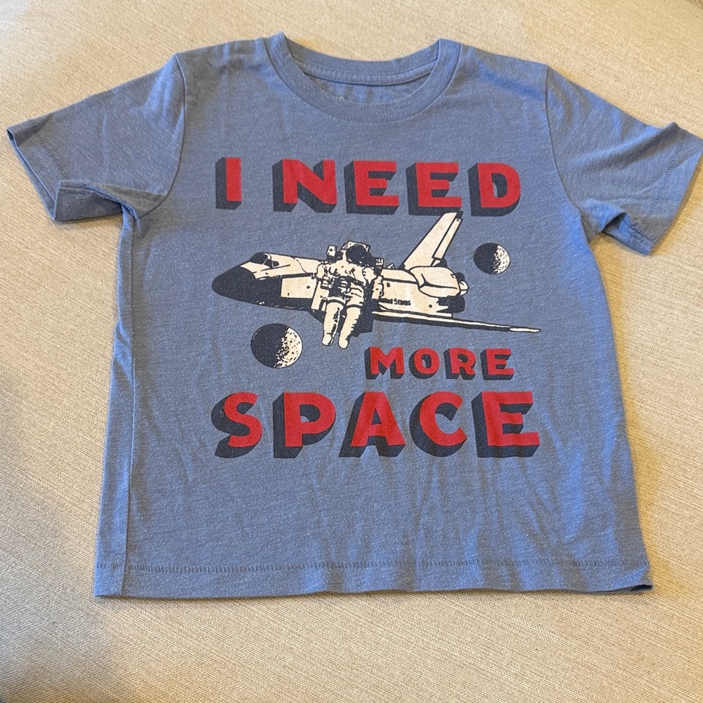 Peek space tee